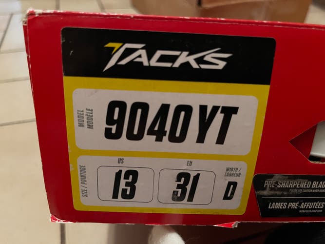 Used CCM Regular Width Size 13 Tacks 9040 Hockey Skates