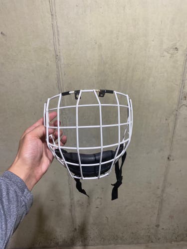 Medium White CCM FM580 Cage