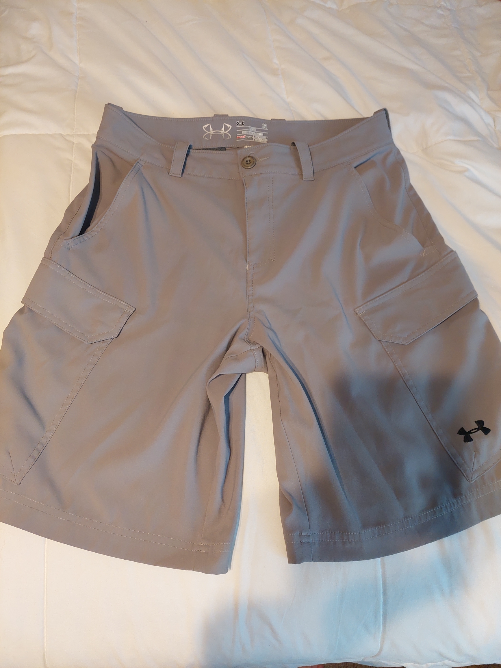 Mens Size 32 Under Armour Golf Shorts