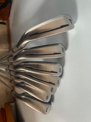 Men's Right Handed Regular Flex Steel Shaft M2 Iron Set