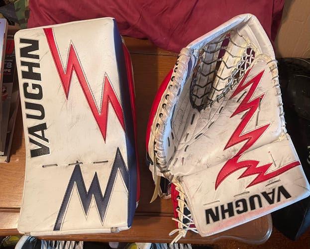 Charlie Lindgren Game used Habs mitts