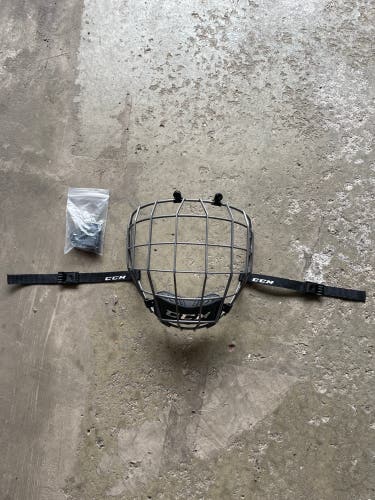 CCM FM680 Dark Grey Cage Size: Senior M