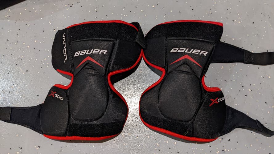 Used Bauer Vapor Senior X900 Knee Protector