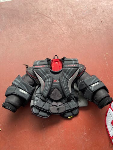 Used Large Bauer  Vapor X2.9 Goalie Chest Protector
