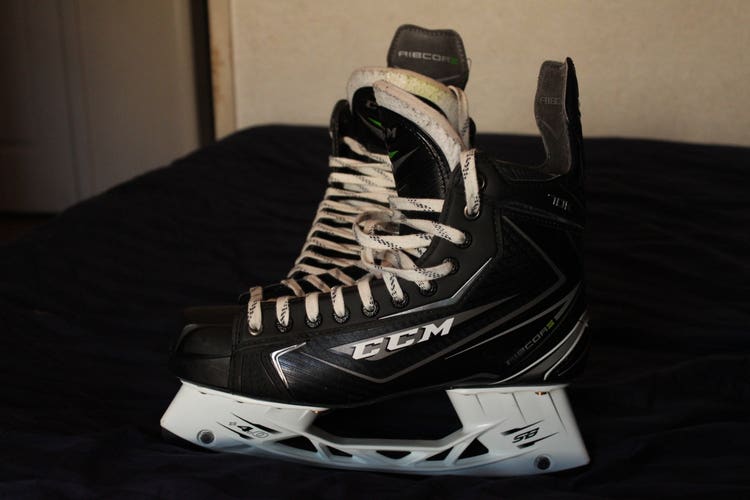 Senior Used CCM RibCor 70K Hockey Skates Extra Wide Width Size 9.5