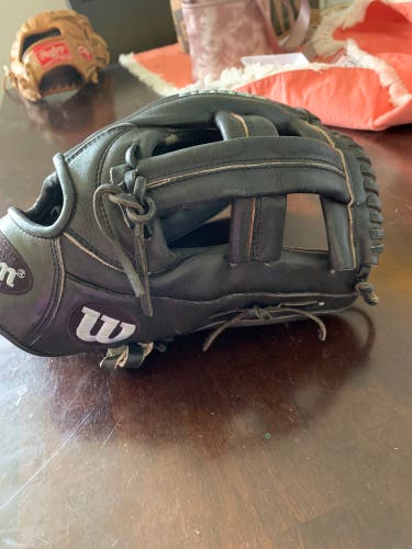 Wilson A2000 11.75 E.Longoria