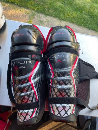 Used Bauer Vapor X40 Shin Pads