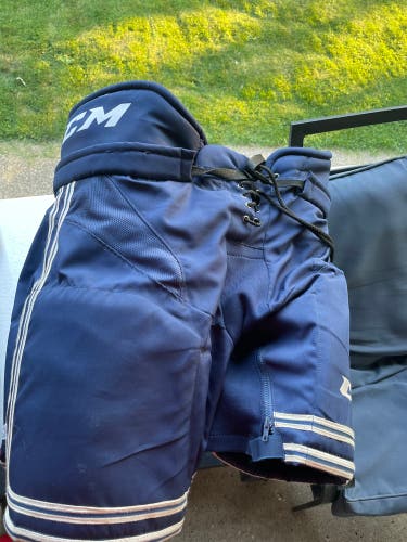 Senior XL CCM Pro Stock Hockey Pants