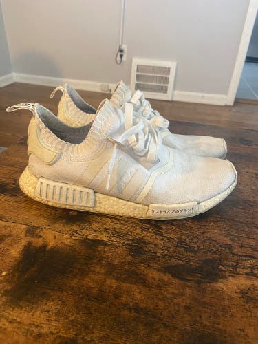 White Adidas NMDs