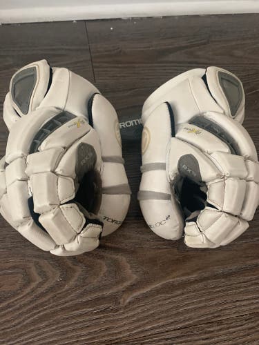 Used Maverik  Rome RX3 Goalie Gloves