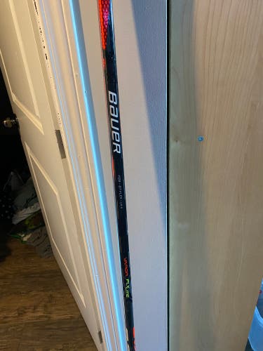 Senior Left Hand P28 Vapor FlyLite Hockey Stick