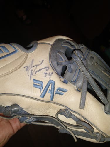 Used Right Hand Throw Infield Baseball Glove 11.25"