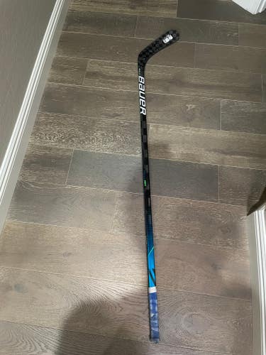 Intermediate Used Right Handed Bauer Nexus Geo Hockey Stick P92