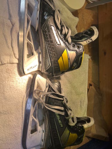 Junior Used Bauer Supreme 3S pro Hockey Goalie Skates D&R (Regular) 4.5