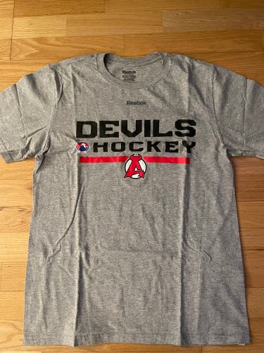PRO STOCK AHL DEVILS HOCKEY TSHIRT - SIZE M
