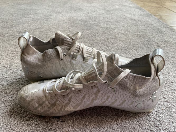 White Men's Molded Spotlight Cleats Under Armour Cleats