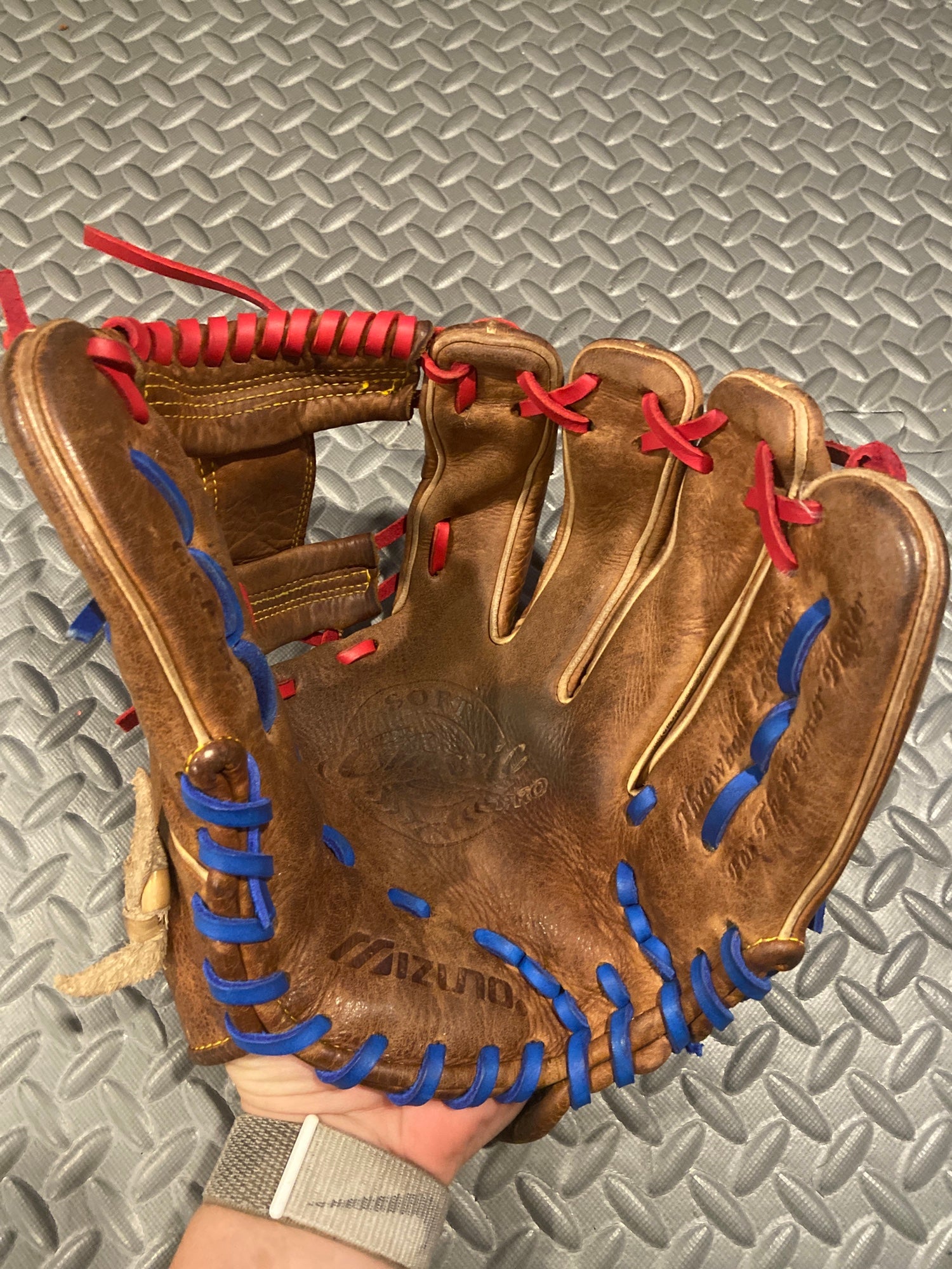 glove relacing prices