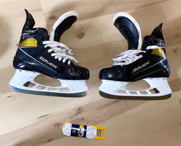 Pro Stock Bauer Supreme UltraSonic Hockey Skates Sr. Size 9 Fit 2 - Barely Used (New Laces Provided)