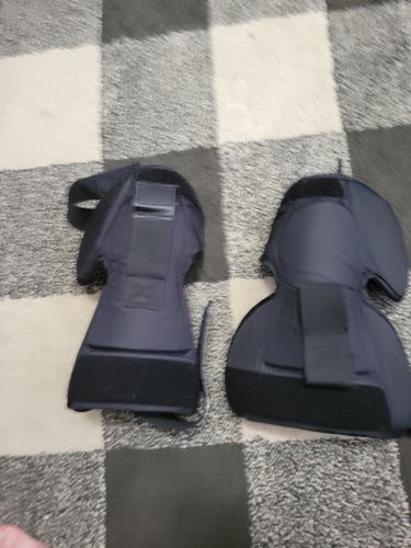 New Bauer X900 knee pads