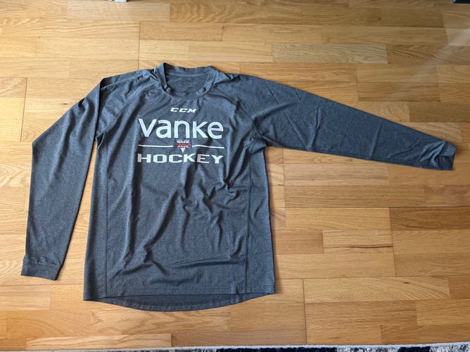 Kunlun Red Star Vanke Rays CCM Long Sleeve Shirt & Nike Air Zoom Pegasus 37