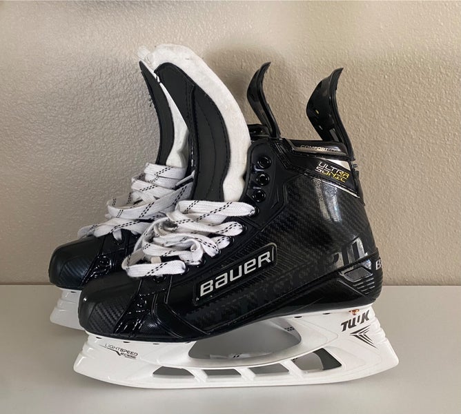 NEW Bauer Regular Width Pro Stock Size 9 Custom Supreme UltraSonic Hockey Skates