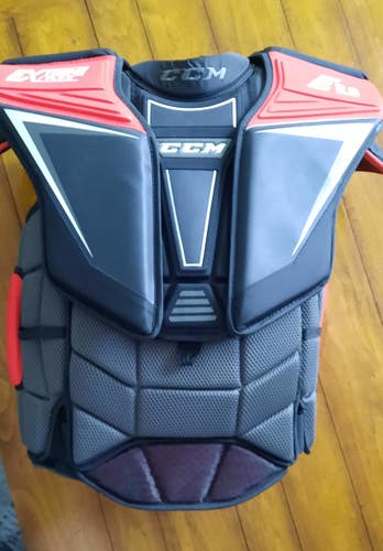 New Senior Medium CCM Extreme Flex Shield E2.9 Goalie Chest Protector