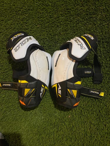 Used Medium CCM Super Tacks AS1 Elbow Pads