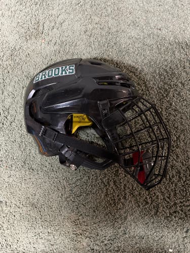 Medium Bauer Re-Akt Helmet
