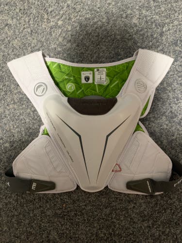 Like New Maverik M5 EKG Shoulder Pads