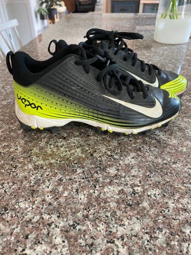 Size 3Y Black Youth Molded Cleats Nike vapor