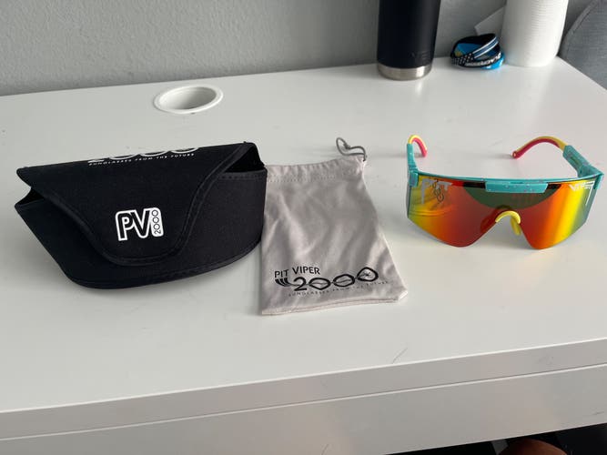 Pit viper the playmate polarized sunglasses