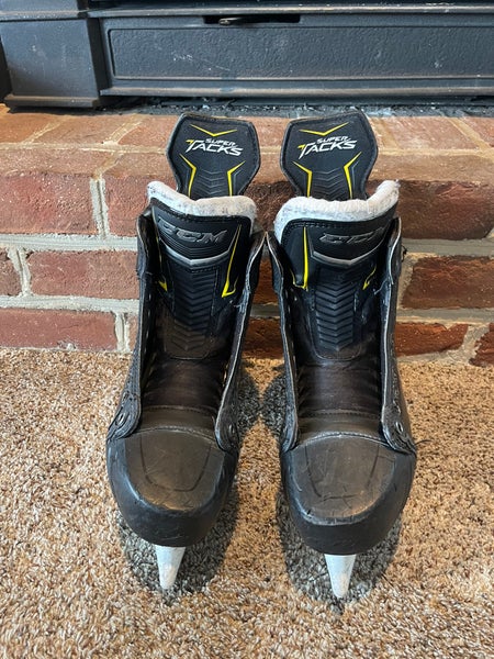 Used CCM Regular Width Size 10 Super Tacks AS1 Hockey Skates