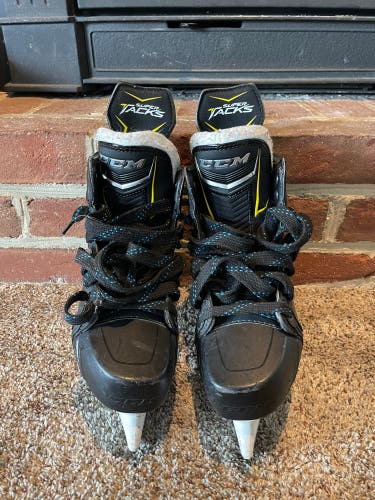 CCM Super Tacks AS1 Size 8.5