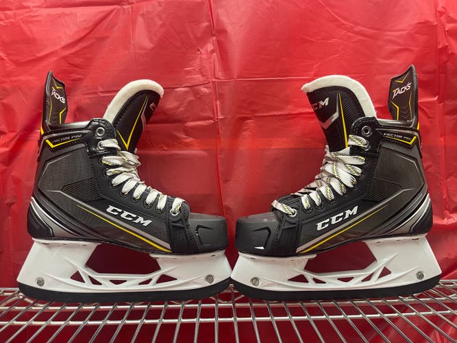 Junior Used CCM Tacks Vector Pro  Hockey Skates Regular Width Size 6