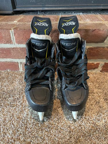 Used CCM Regular Width  Size 7.5 Super Tacks AS1 Hockey Skates