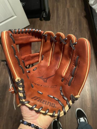 Mizuno pro stock 11.75