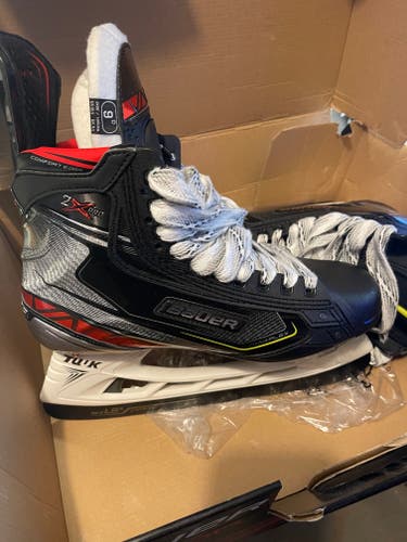 Senior New Bauer Vapor 2X Pro Hockey Skates Regular Width Size 9