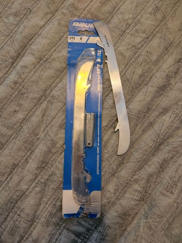 Senior New Bauer Hockey Skates Size 8