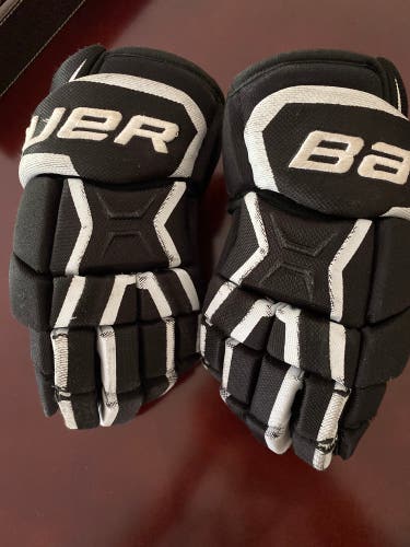 Black Bauer Supreme TotalOne MX3 Gloves 12” Junior Lightly Used