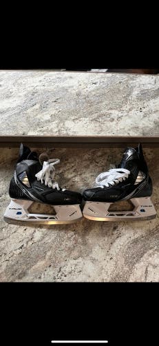 2022 TRUE PRO STOCK SKATES SIZE 9