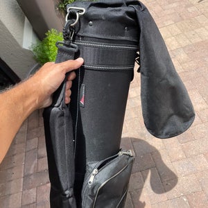 Slim golf bag by Datrek with 3 Club dividers , rain cover and shoulder