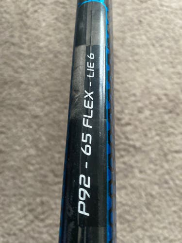 Intermediate Right Handed P92 Nexus Geo Hockey Stick
