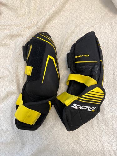 Used Large CCM Tacks Classic Elbow Pads