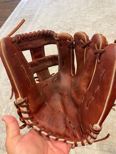 Wilson A2000 Model 1785 Baseball Glove