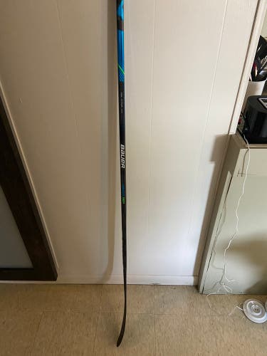 Senior Left Hand P28  Nexus Geo Hockey Stick