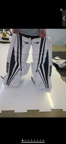 30" Vaughn Velocity V9 Goalie Leg Pads