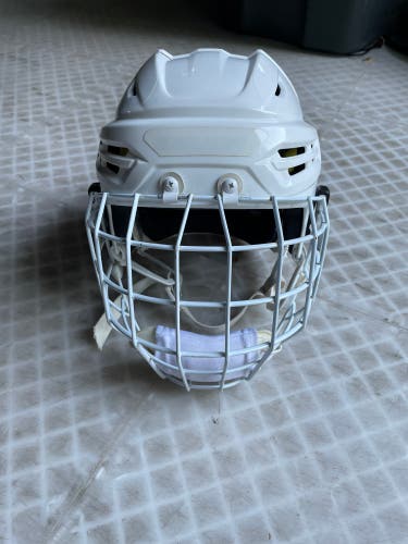 Like New White Out Bauer Re-Akt 95 Large Hockey helmet