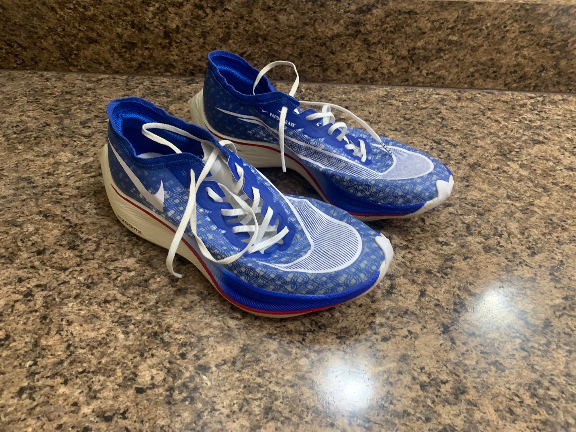 nike vaporfly carbon plate