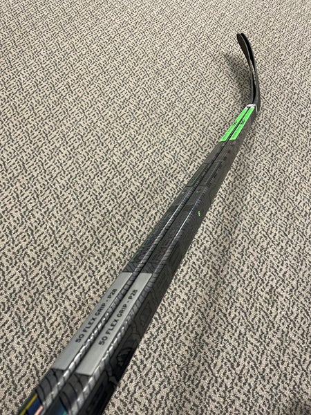 CCM 2-Pack Trigger 6 Pro 50 flex P28 curve right hand sticks