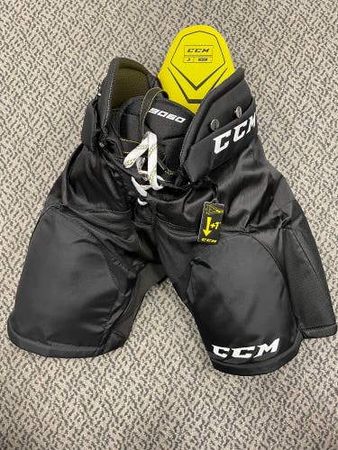 CCM Black Tacks 9060 Junior Medium Breezers